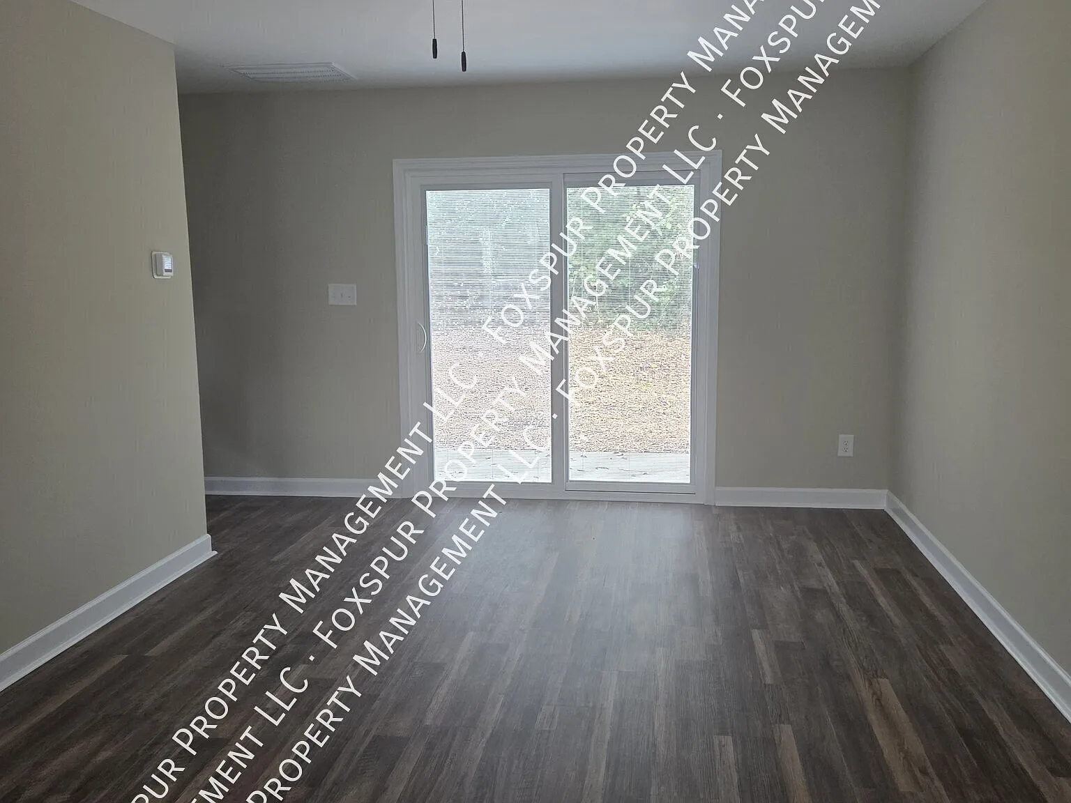 3 bed, 1100 sqft, $1,800 — Photo 4