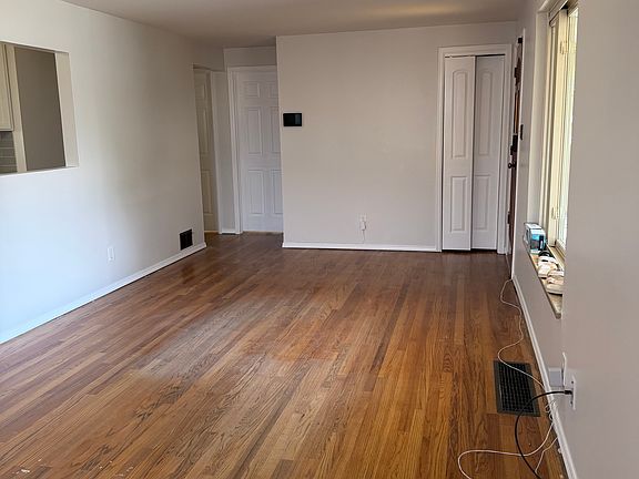 5th image of 2095 Otis St