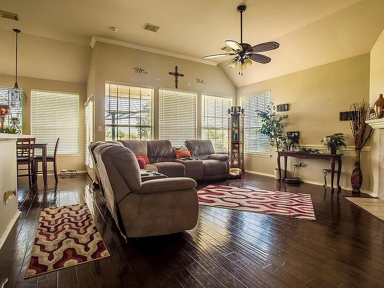 2713 Butler National Dr — Photo 11