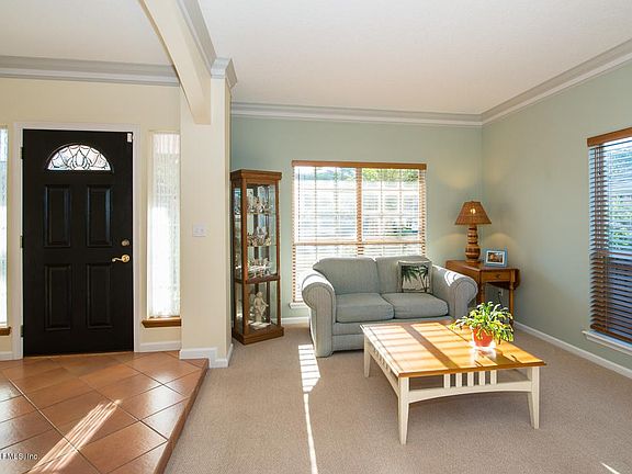 182 Coastal Oak Circle-EntrytoLiving 6