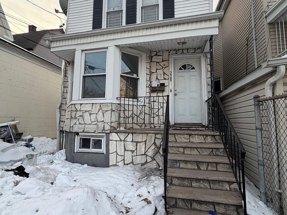 1st image of 228 1st St #A