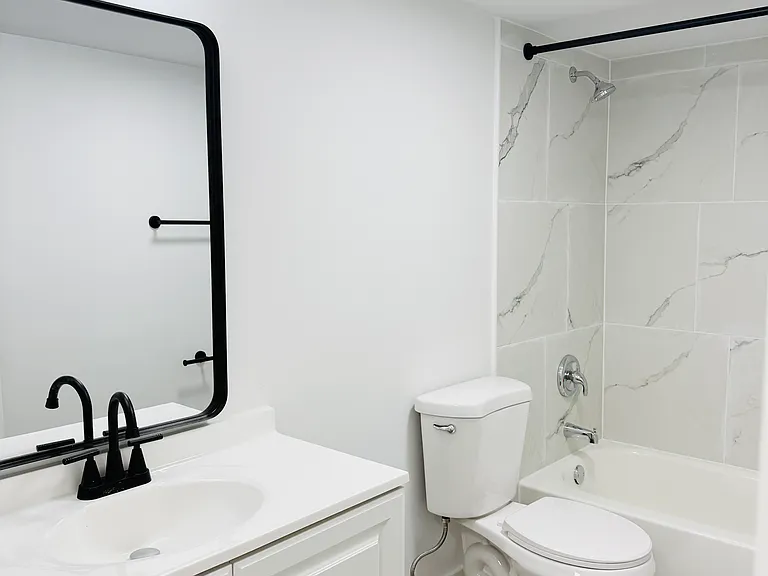 Somerset Grove Apartments — Photo 17