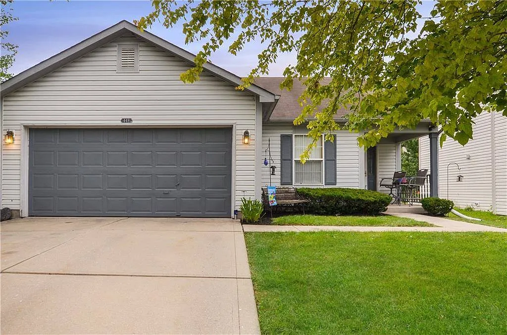 448 Grand Woods Dr photo 1