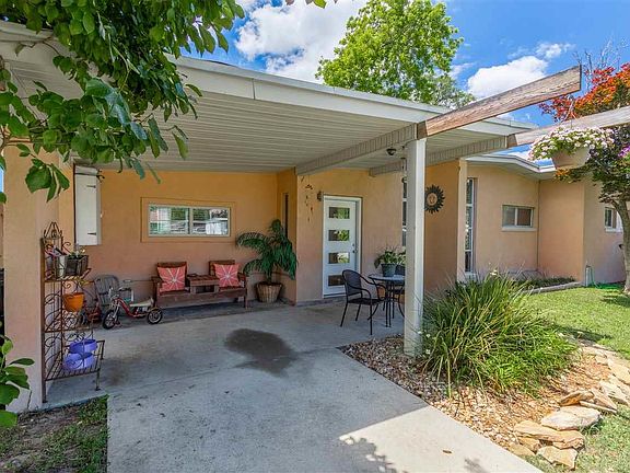 3rd image of 11 Dorsay Ln