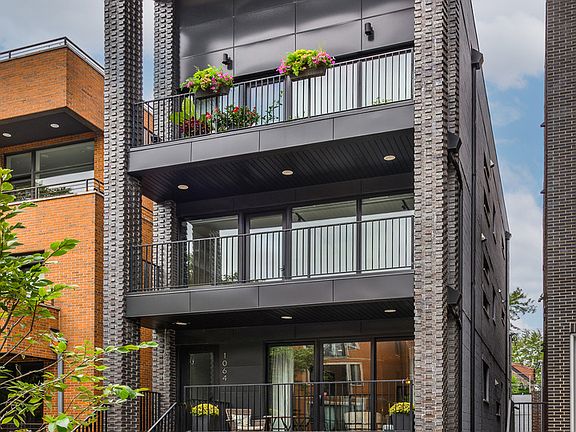 2nd image of 1064 N Paulina St #1
