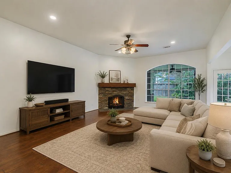 11802 Chateau Trl — Photo 7