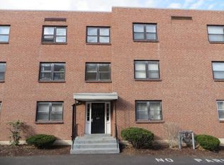 235 Quaker Ln S #6, West Hartford, CT 06119