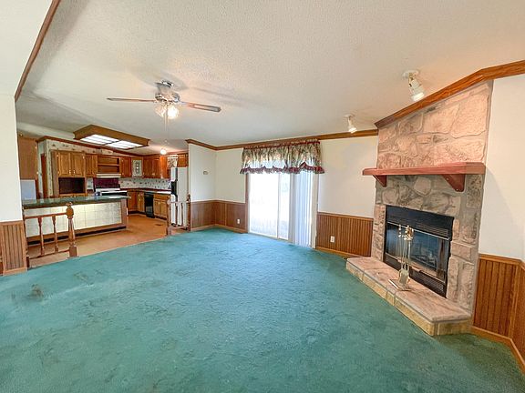 3rd image of 4005 Stillwater Dr