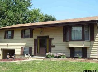 2429 S 124th St, Omaha, NE 68144