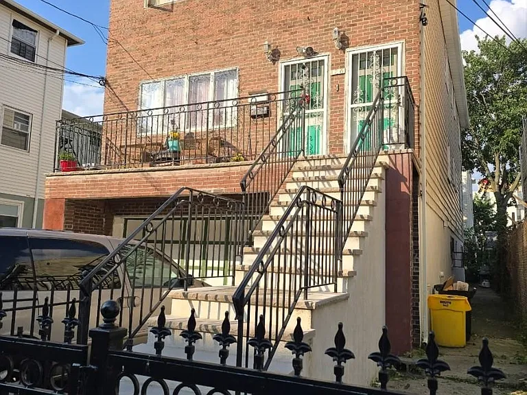 126 Seaview Ave #GROUND FLOOR — Photo 1