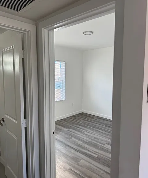 190 NW 16th St #9 — Photo 7