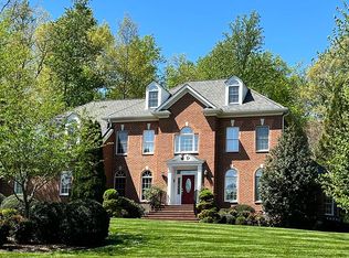 3242 Queens Grant Dr, Midlothian, VA 23113