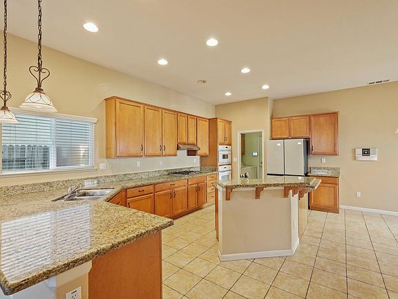 3rd image of 1155 Windjammer Dr