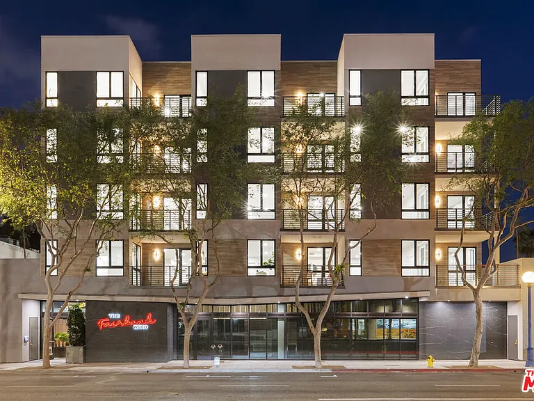 7428 Santa Monica Blvd #202 — Photo 36