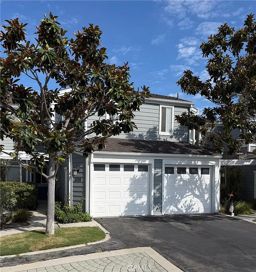 2 bed, 2.5 bath, 1383 sqft, $3,900 — Photo 1