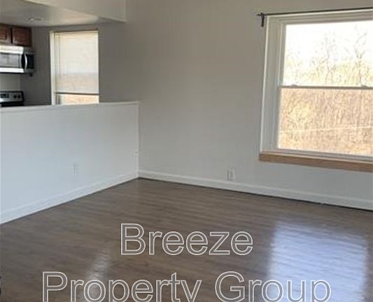 4th image of 1945 Ottawa Dr APT 4