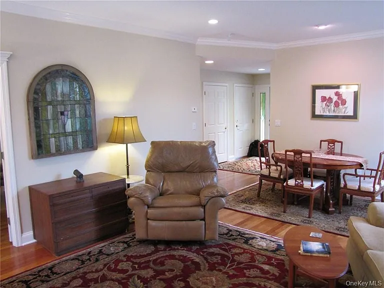 848 Heritage Hls — Photo 13