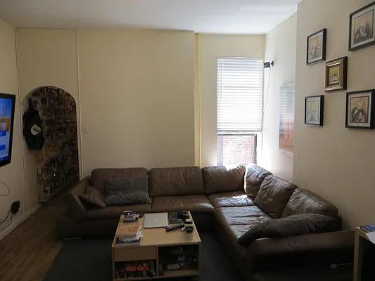 Rented by HFF Realty LLC | media 7