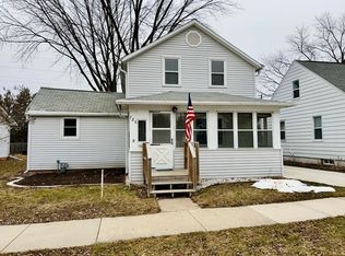 726 Oak St, De Pere, WI 54115