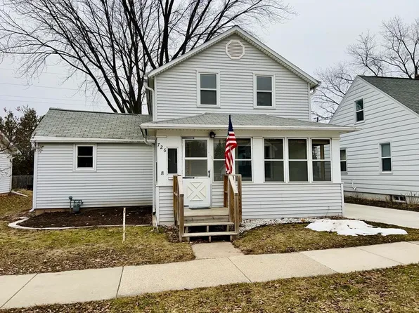 726 Oak St, De Pere, WI 54115