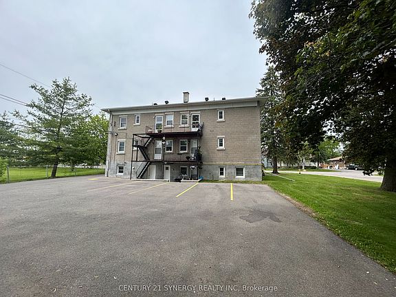 5th image of 395 Pine St E