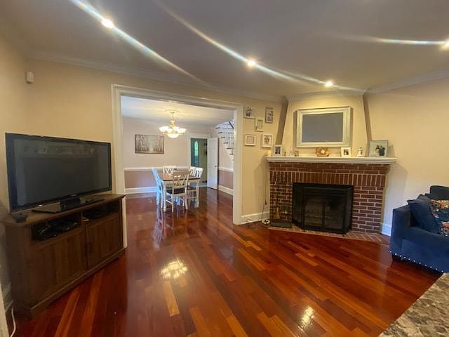 1st image of 68 Bushey Ave