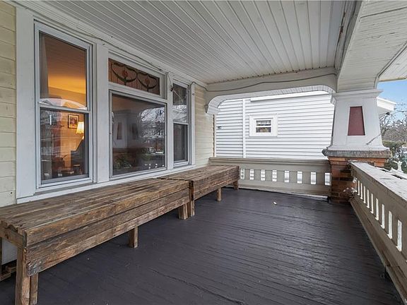3rd image of 345 Bedford Ave
