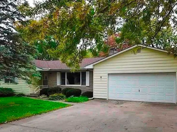 669 Terrace Dr, Winamac, IN 46996