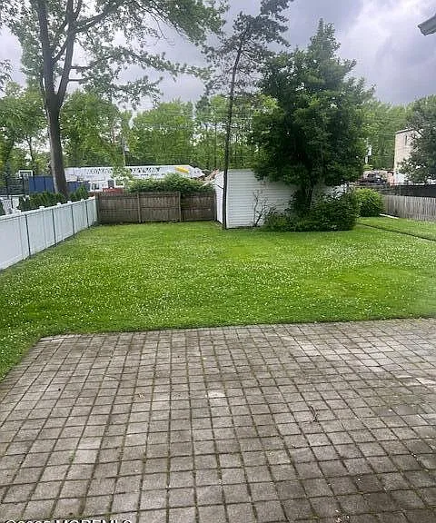 8 Roseld Ct — Photo 7