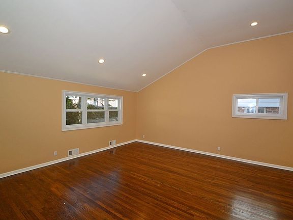 5th image of 1632 202nd St