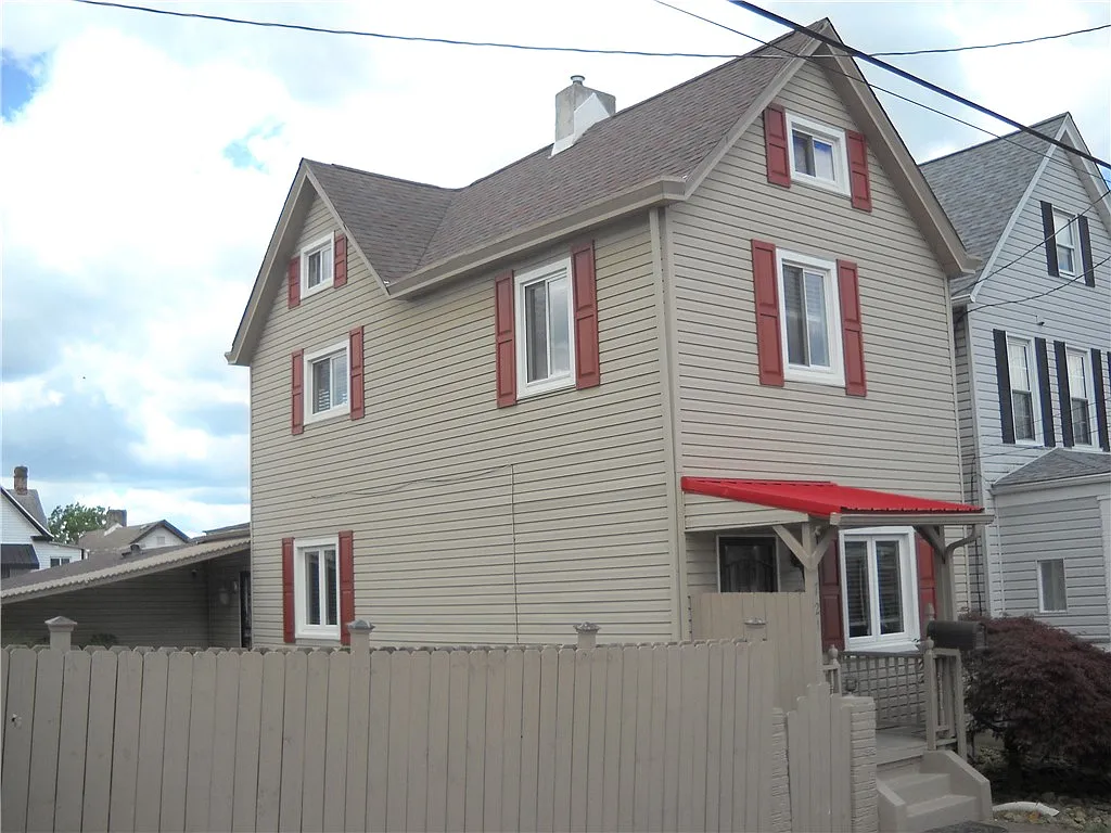 721 7th St photo 1
