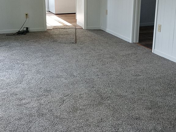 2nd image of 1611 Navajo St