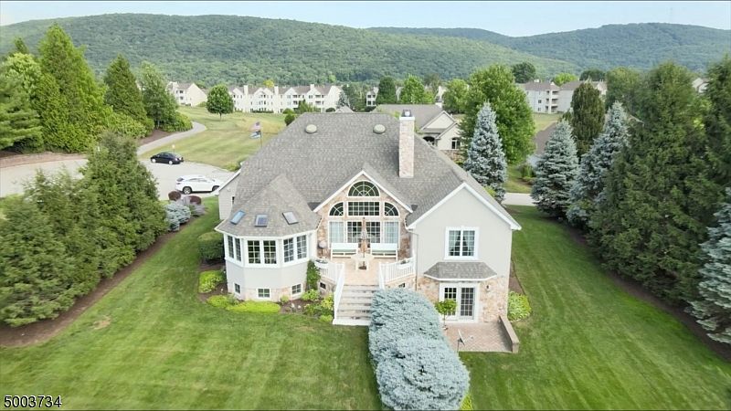 1st image of 25 Country Ln
