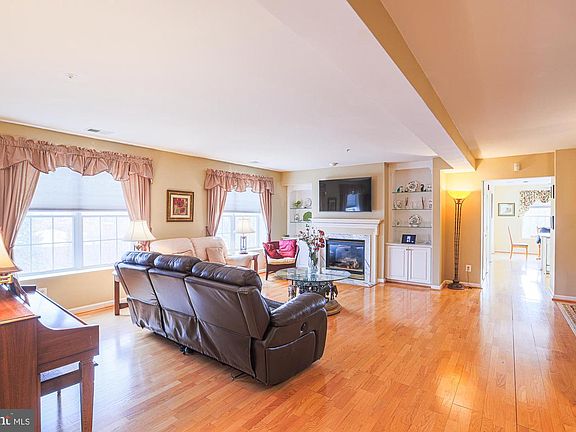 5th image of 600 Straffan Dr Unit 405