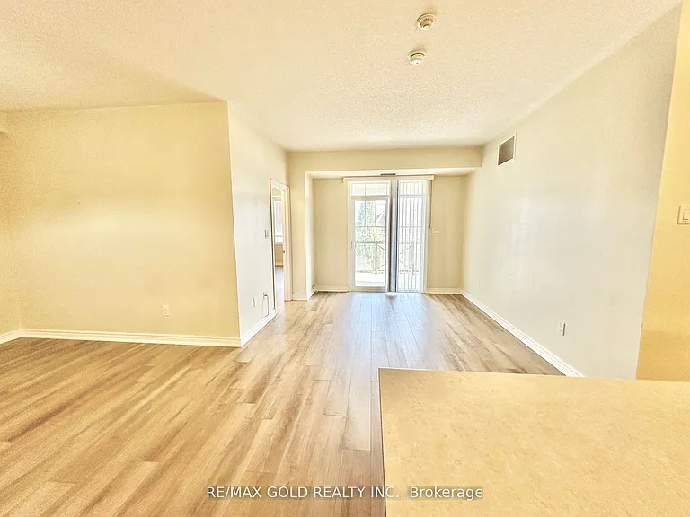 263 Georgian Dr #308 — Photo 4