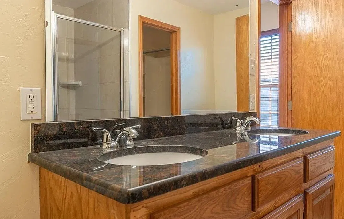 3 bed, 2.0 bath, 1709 sqft, $1,526 — Photo 2