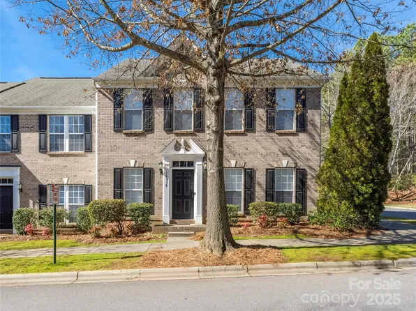 19249 Lake Norman Cove Dr, Cornelius, NC 28031