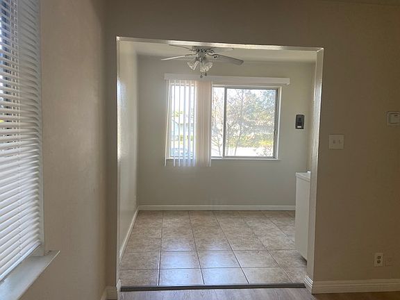 5th image of 977 Leigh Ave #1