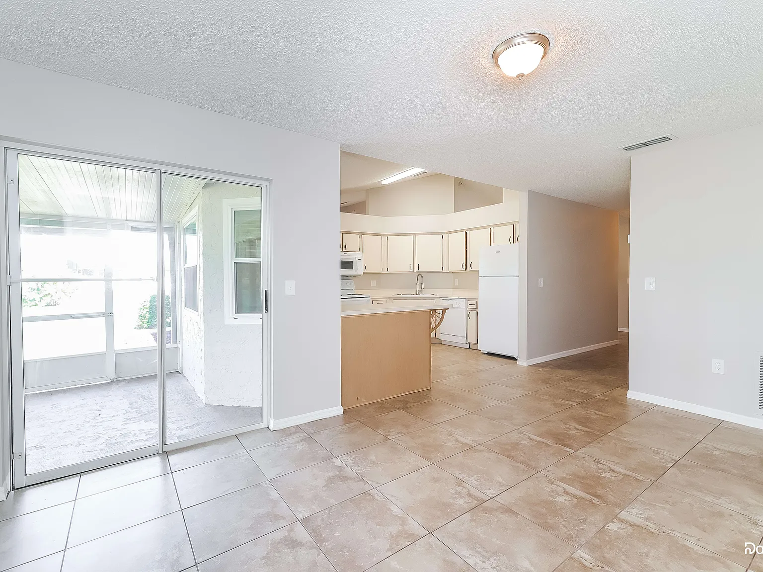 3 bed, 2.0 bath, 1608 sqft, $2,295 — Photo 2