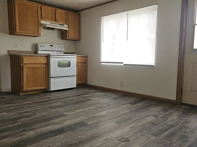 103 Paul Ave S #103 — Photo 5