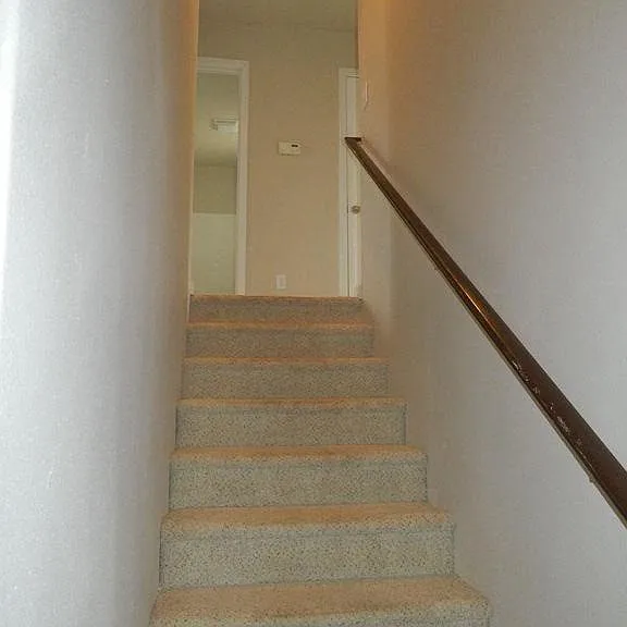 1093 Belridge St — Photo 6