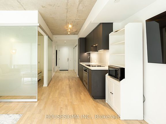 2nd image of 60 Colborne St #516
