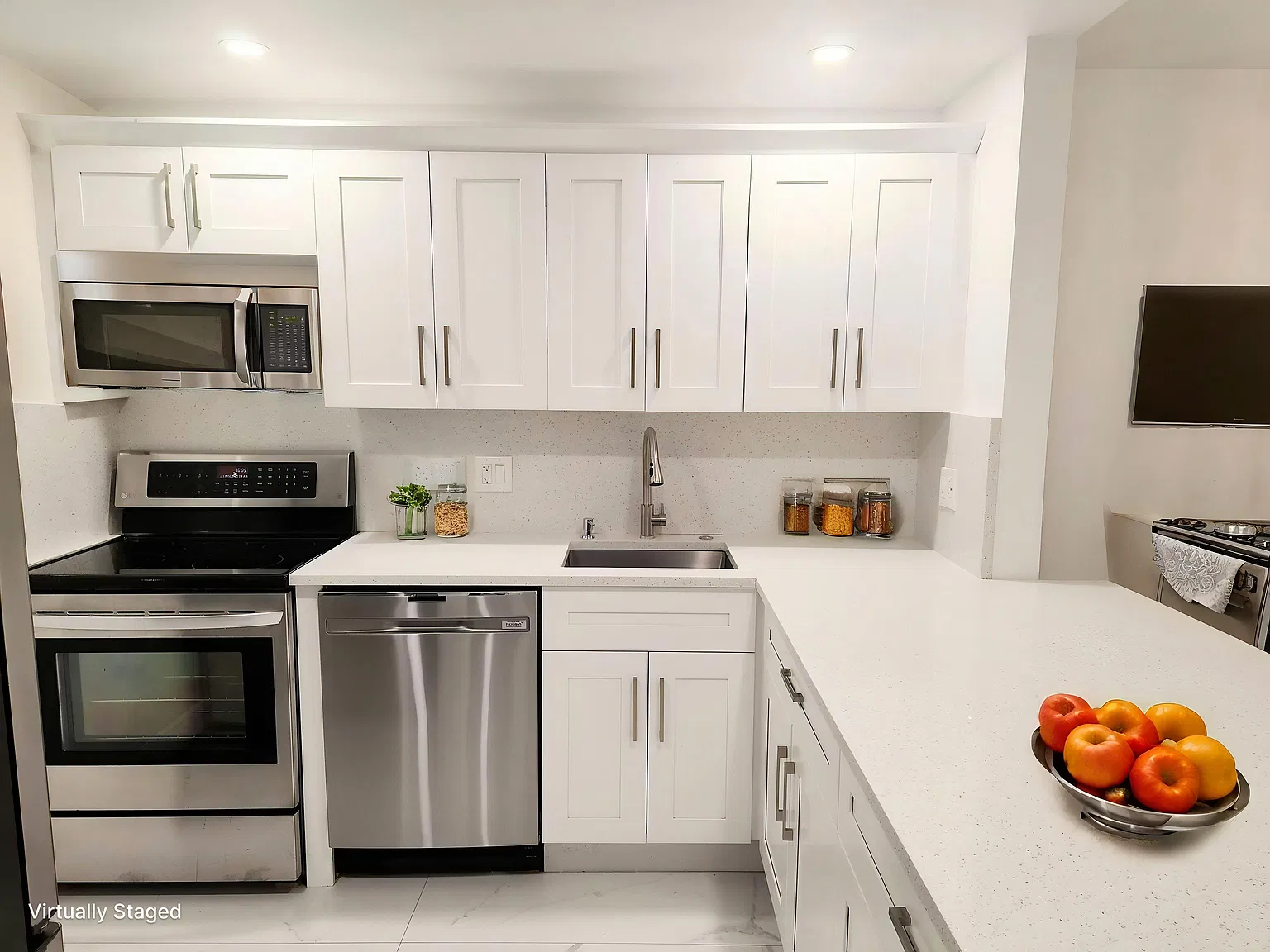 1 bed, 1.5 bath, 925 sqft, $1,700 — Photo 3