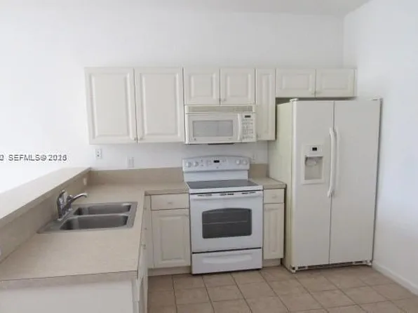 1114 Lucaya Dr, Riviera Beach, FL 33404