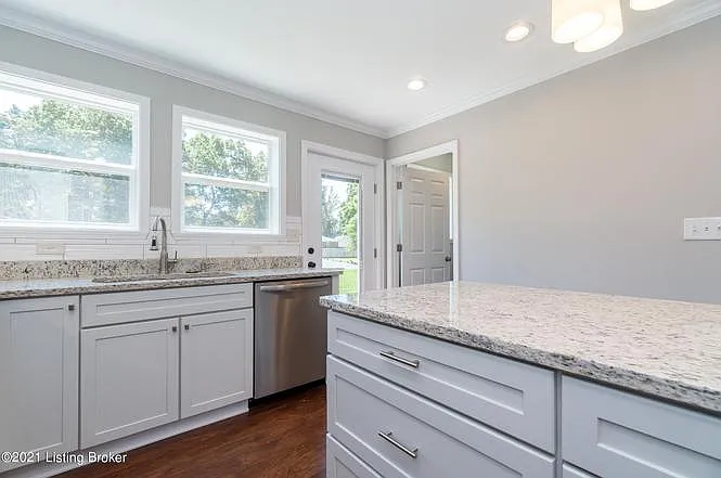 11502 Bellewood Garden Ct — Photo 9