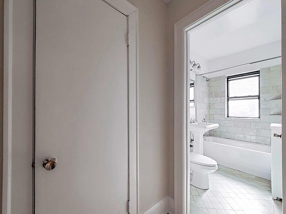 5th image of 2368 N Clark St #74zmbgycd