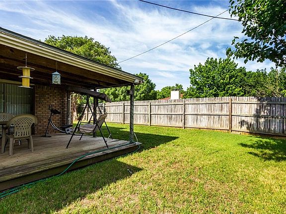 3rd image of 4511 Royal Springs Dr