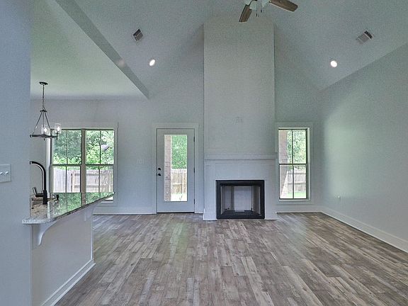 3rd image of 4108 Sandra Ln