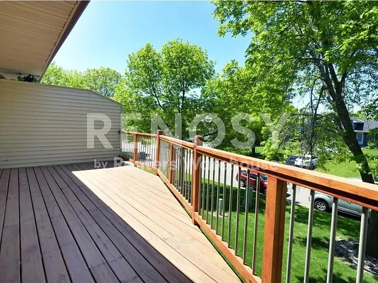 2323 Amberwood Dr — Photo 14