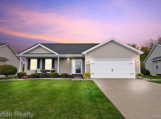 8104 Eagle Ridge Ln, Fowlerville, MI 48836